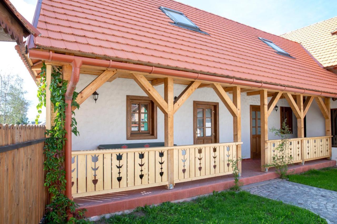 Pepi Vendeghaz - Casa De Oaspeti Pepi Gyergyóalfalu Kültér fotó