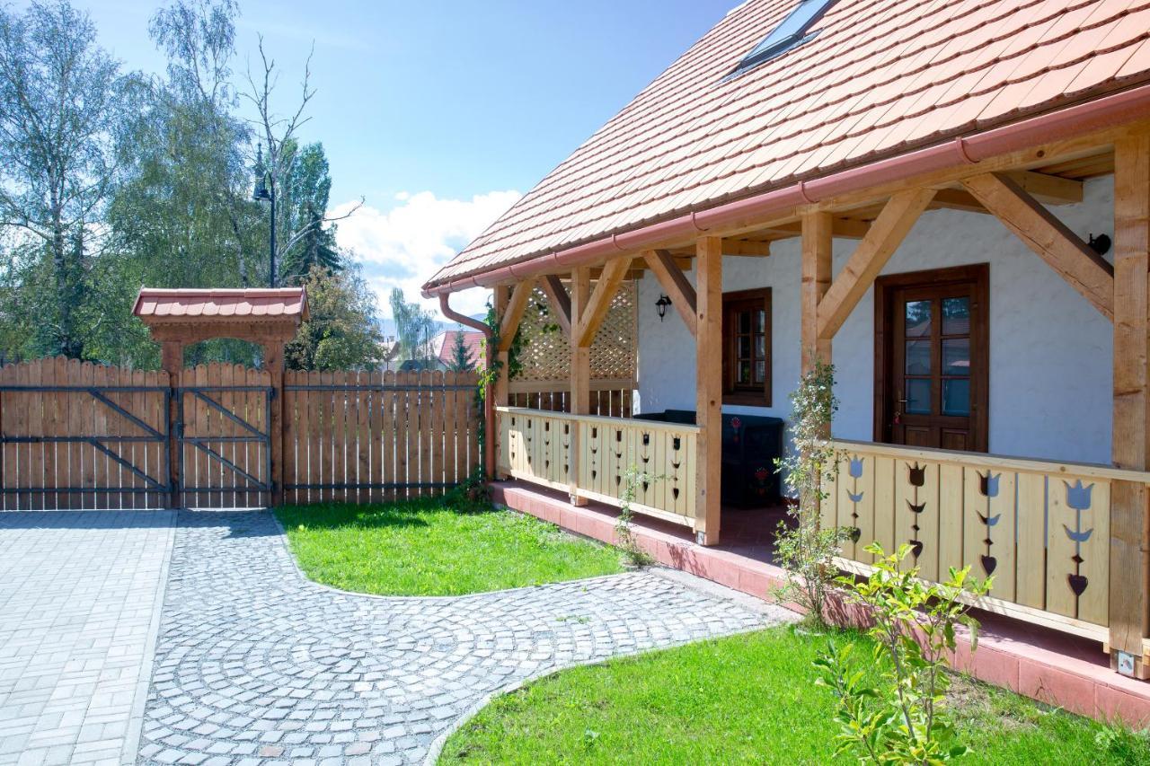 Pepi Vendeghaz - Casa De Oaspeti Pepi Gyergyóalfalu Kültér fotó